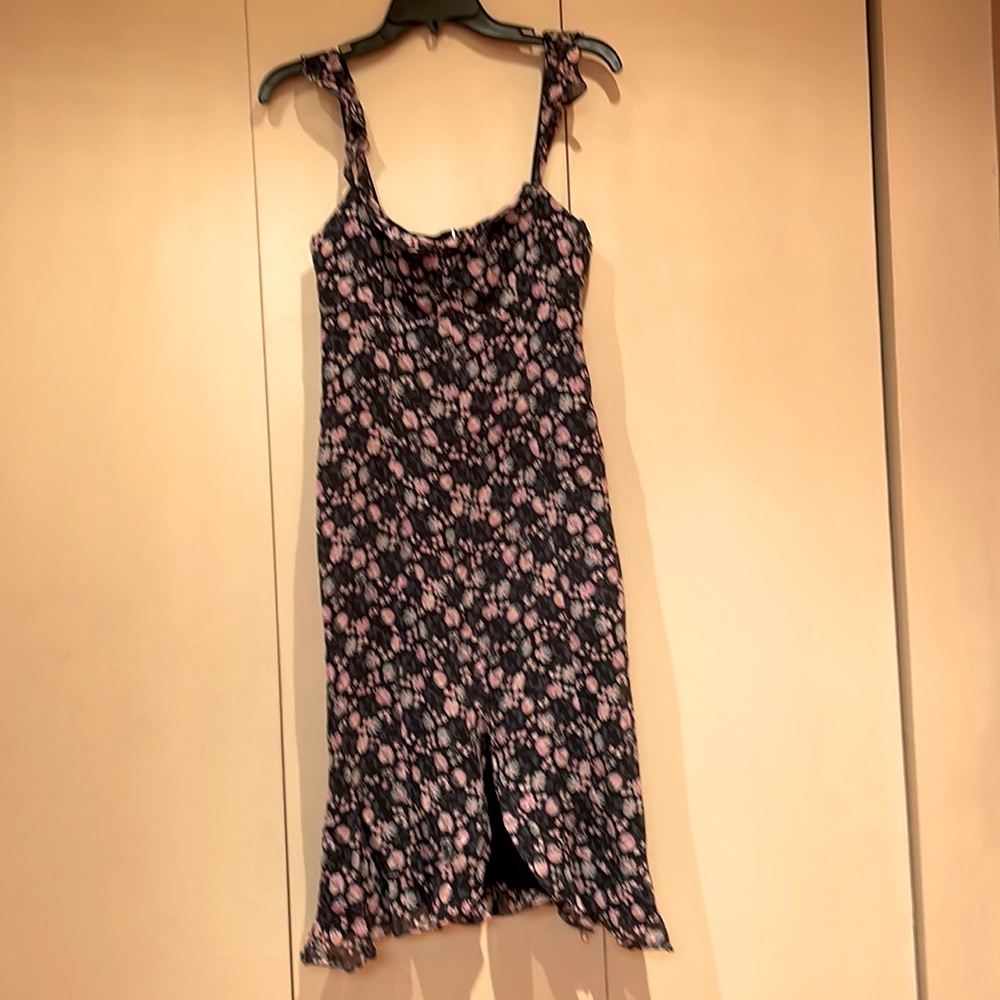 Silk summer dress. Lined. Zip back.